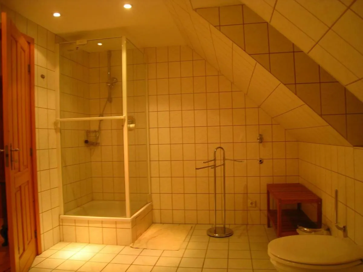 Ferienwohnung Im Kastanienhof Dresden, Buhlau Apartman Drezda